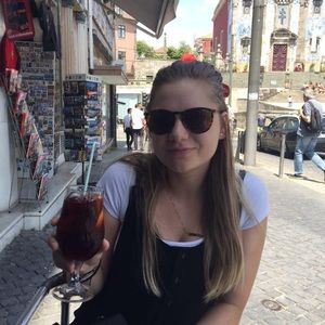 Meet your Posher, Rachel